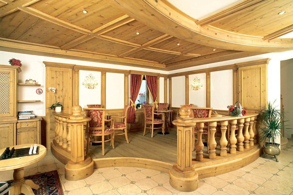 Hotel Flora Selva di Val Gardena Ngoại thất bức ảnh