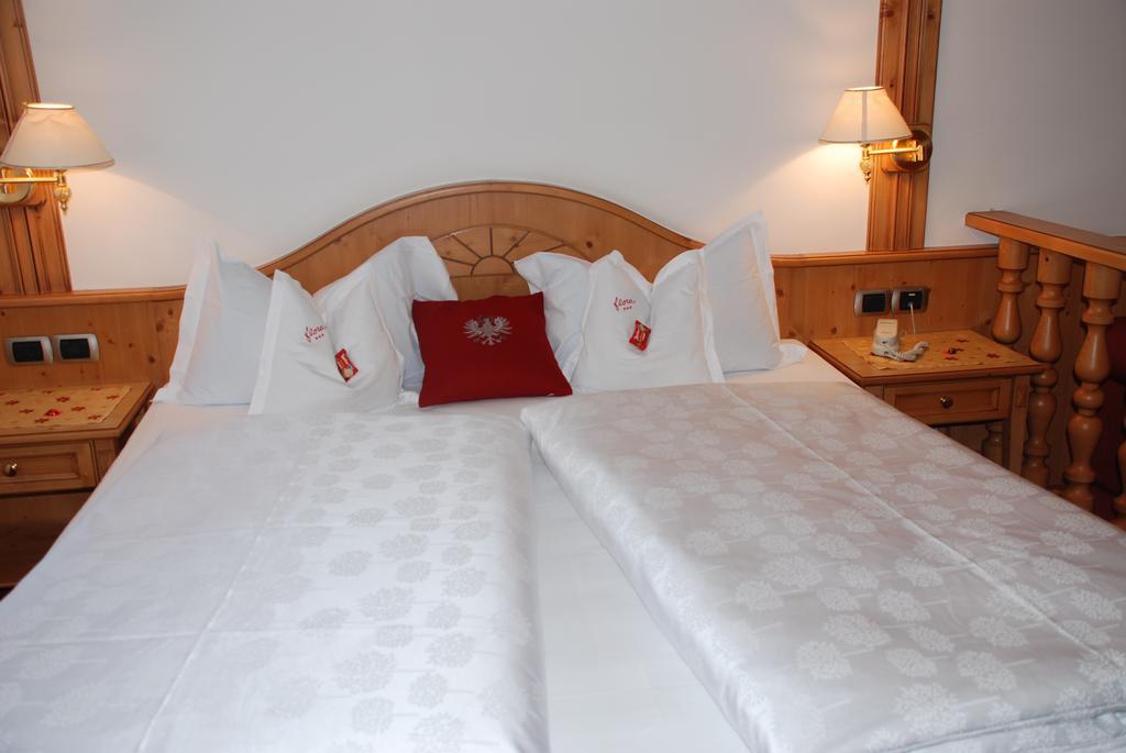 Hotel Flora Selva di Val Gardena Phòng bức ảnh