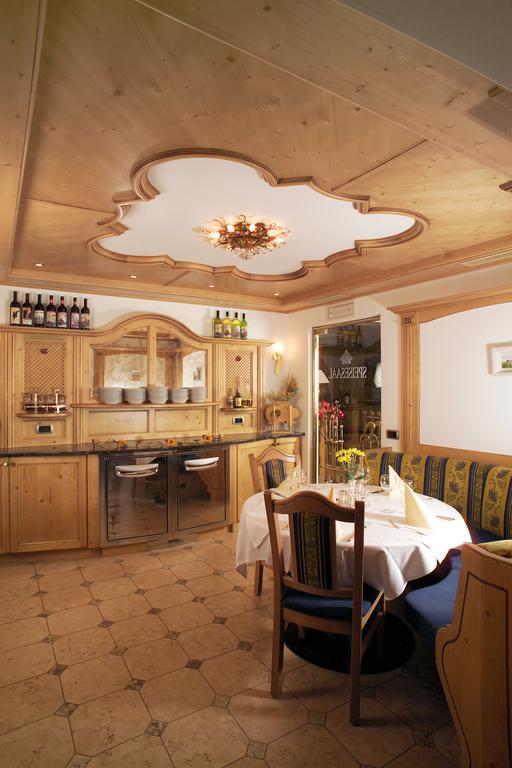 Hotel Flora Selva di Val Gardena Ngoại thất bức ảnh