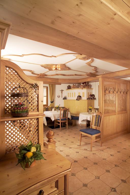 Hotel Flora Selva di Val Gardena Ngoại thất bức ảnh