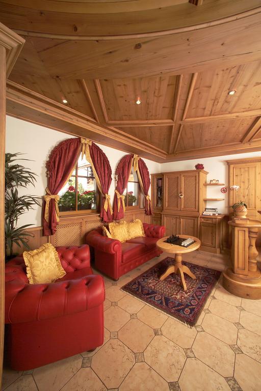 Hotel Flora Selva di Val Gardena Ngoại thất bức ảnh