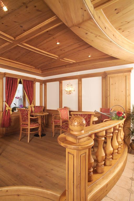 Hotel Flora Selva di Val Gardena Ngoại thất bức ảnh