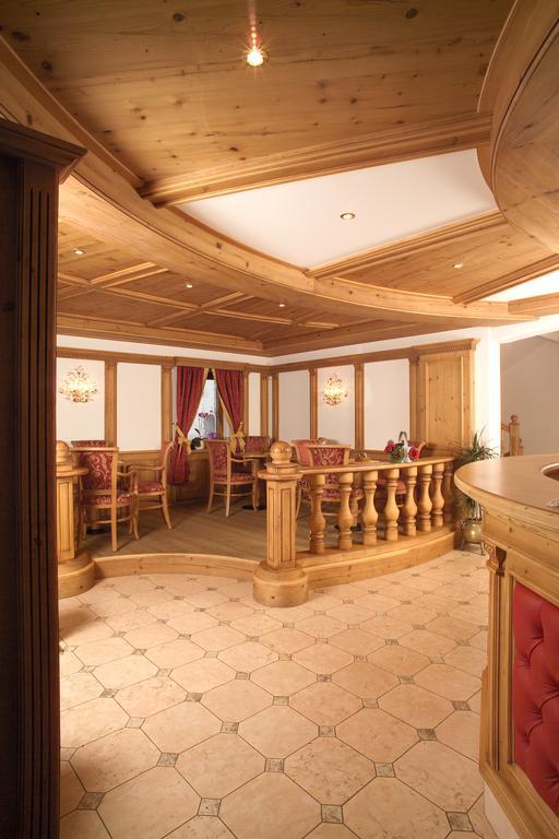 Hotel Flora Selva di Val Gardena Ngoại thất bức ảnh