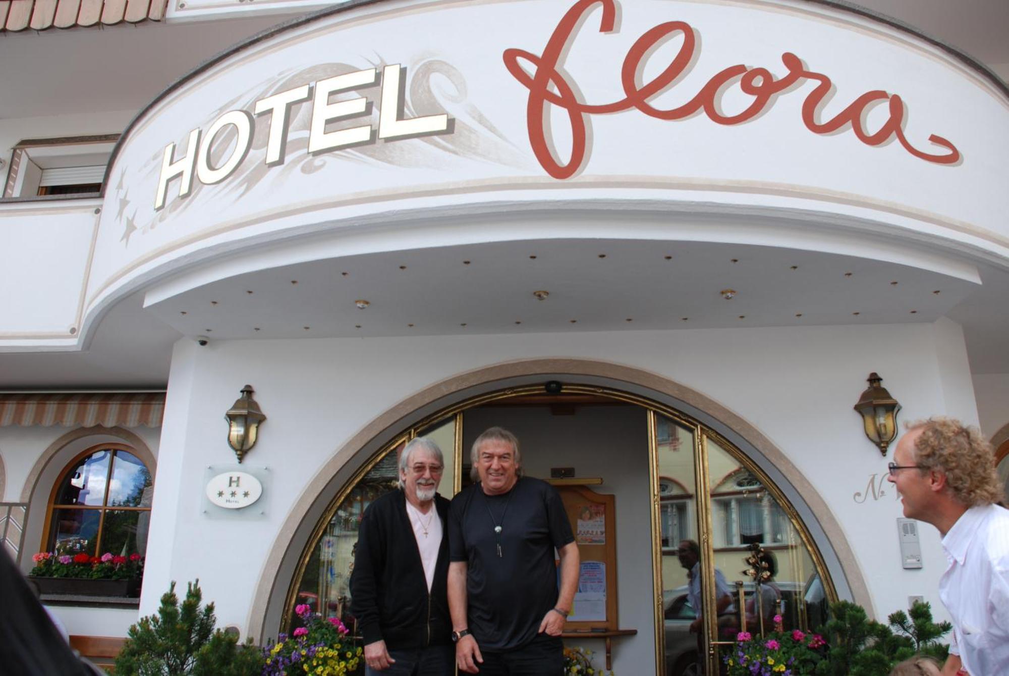 Hotel Flora Selva di Val Gardena Ngoại thất bức ảnh